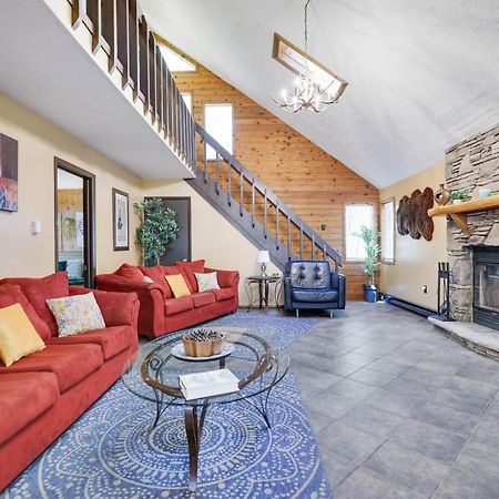 Chalet Renovated Near Casino, Camelback , Kalahari 4Bdrms Firepit Hot Tub Game Room Tobyhanna Exteriör bild