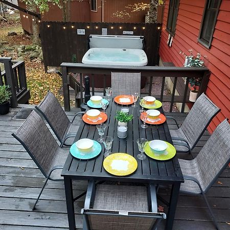 Chalet Renovated Near Casino, Camelback , Kalahari 4Bdrms Firepit Hot Tub Game Room Tobyhanna Exteriör bild