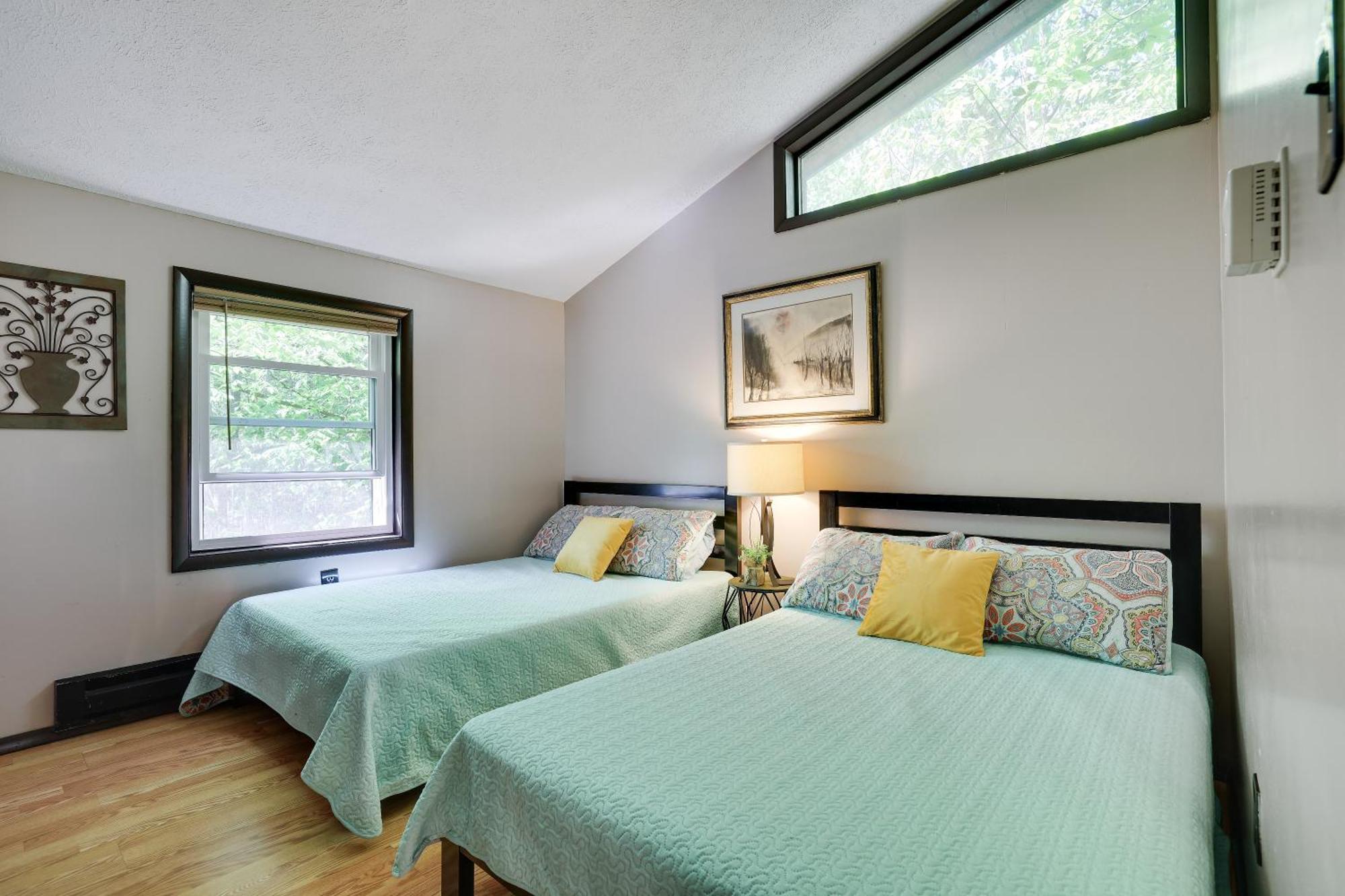 Chalet Renovated Near Casino, Camelback , Kalahari 4Bdrms Firepit Hot Tub Game Room Tobyhanna Exteriör bild