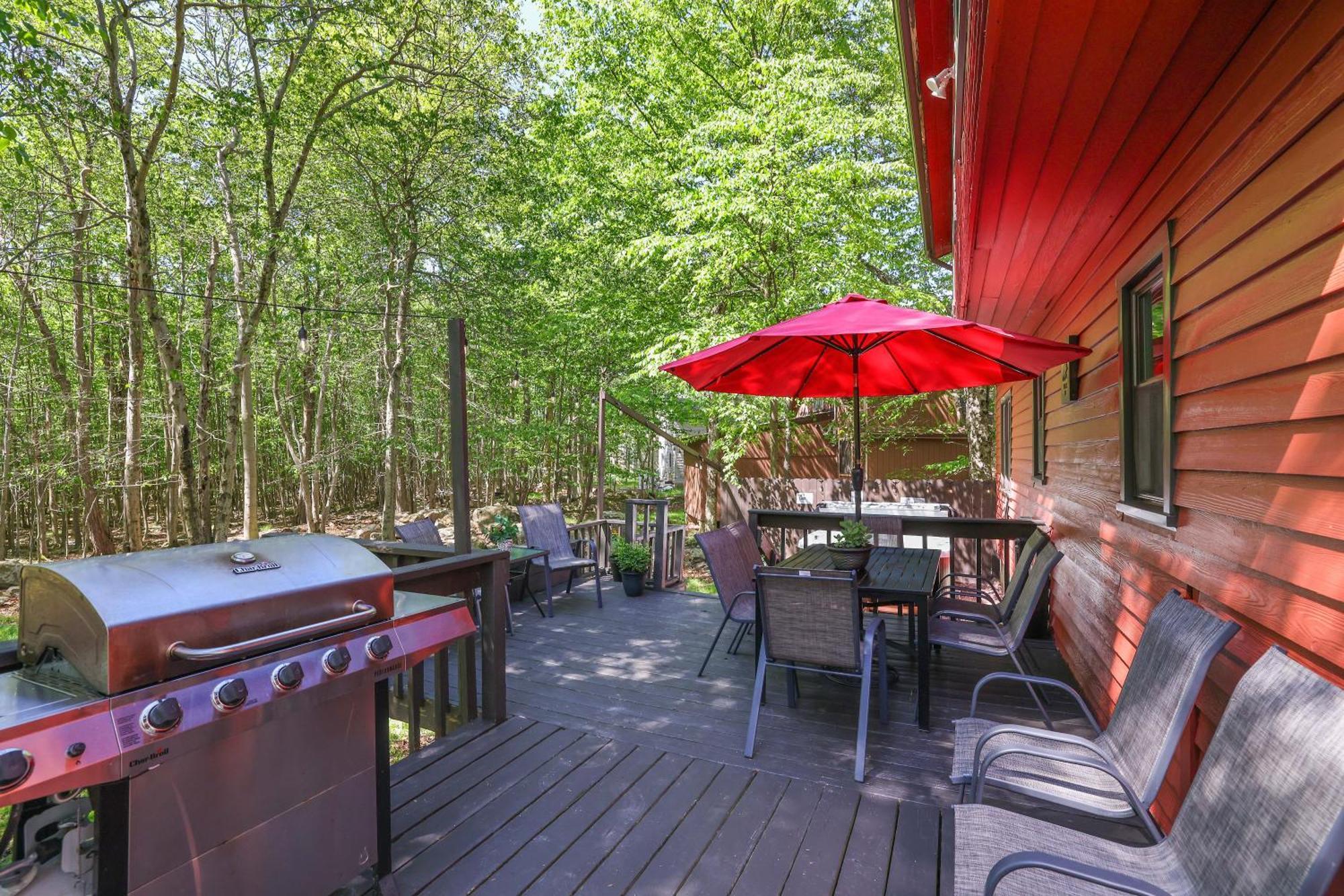 Chalet Renovated Near Casino, Camelback , Kalahari 4Bdrms Firepit Hot Tub Game Room Tobyhanna Exteriör bild