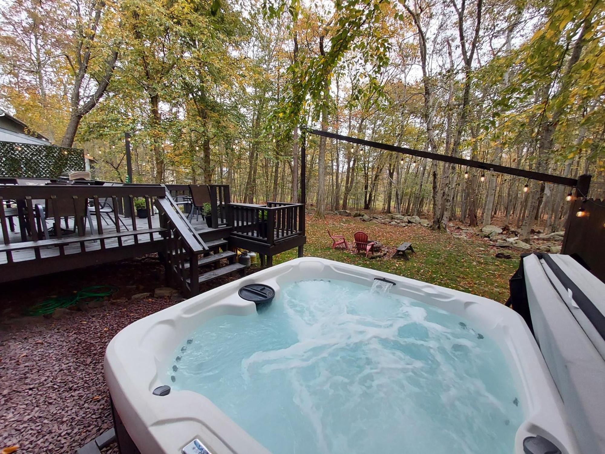 Chalet Renovated Near Casino, Camelback , Kalahari 4Bdrms Firepit Hot Tub Game Room Tobyhanna Exteriör bild